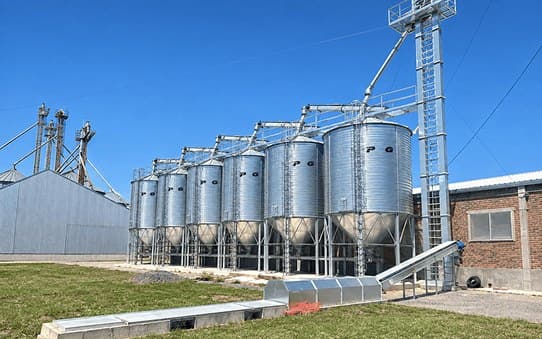Silos de base elevada PG Metalúrgica