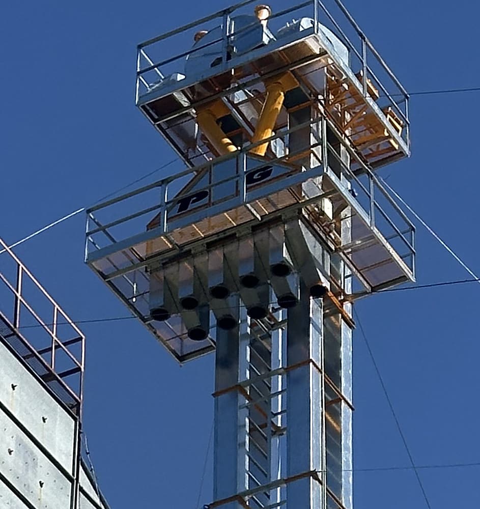 Cabezal de distribuidor PG Metalúrgica en torre elevadora