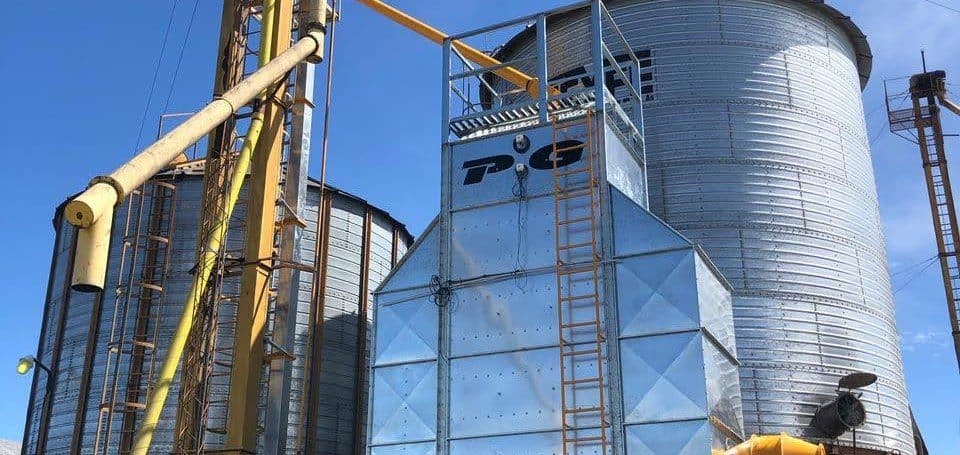 Secadora PG instalada junto a silo