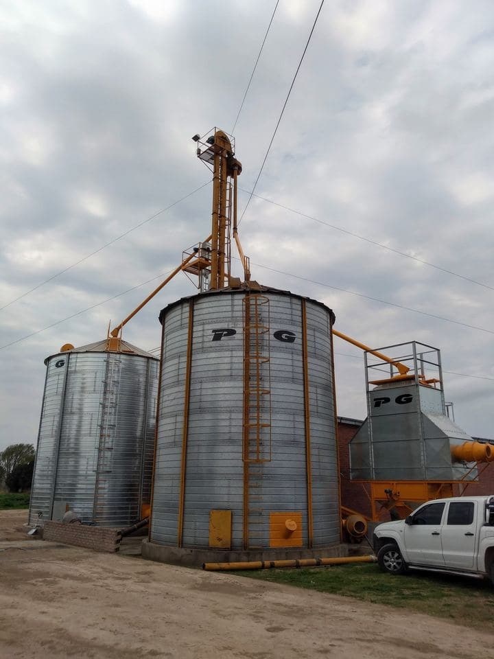 Silos PG con secadora y noria elevadora